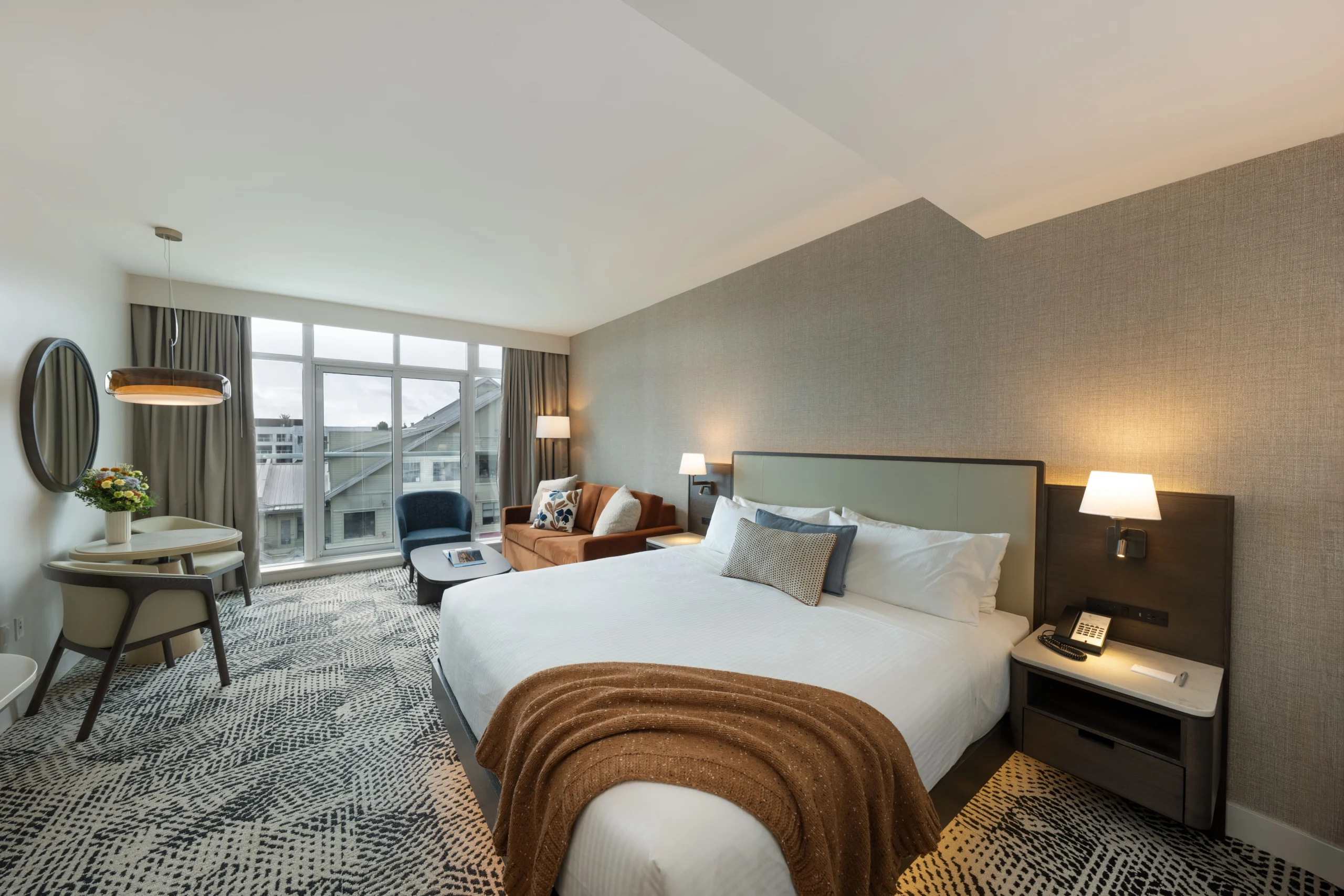 Costal-Kingthesidneypierhotelandsparoomsaftercosmeticupgrades-2